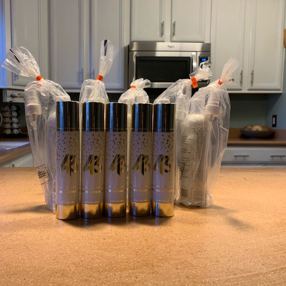 5 sets (10 piece total) Ashley Black Oil and Cream